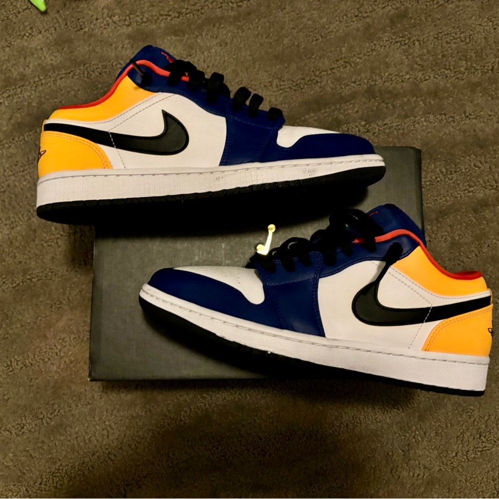 Nike SB dunks/ amazing condition size 8.5